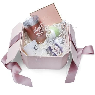 Organic Pregnancy Gift Basket for Moms to Be and New Baby in Dubai - UAE |  Whizz Gift Sets